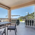 Villa Sea View 2 *
